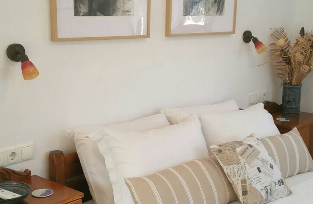Peaceful, panoramic seaview retreat, 5min from beach, eastern Naxos