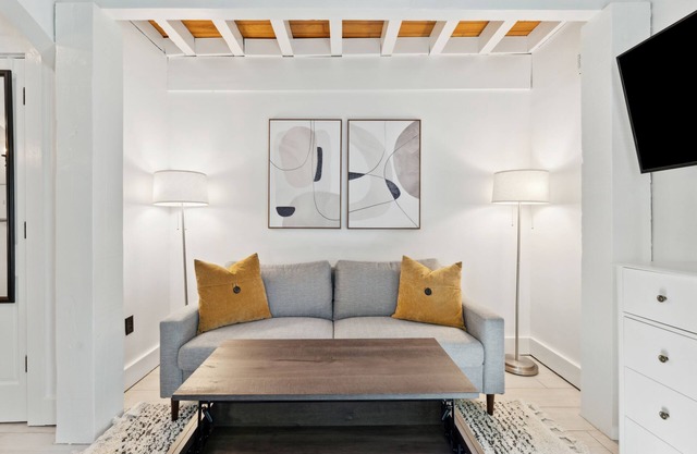 Peaceful & Private Apartment with Patio