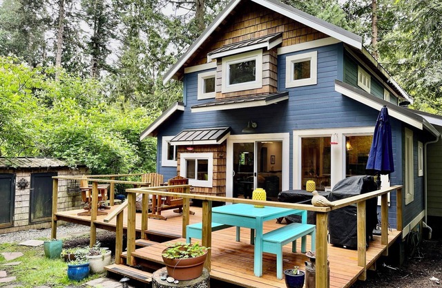 Peaceful Private Home/Duplex on Lily Point Trail