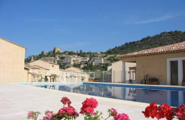 Peaceful Retreat with Mountain Views! Kitchen, Outdoor Pool, Pets Allowed