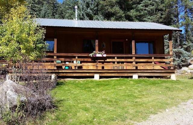 Peaceful retreat 1/2 mile from Lake Vallecito