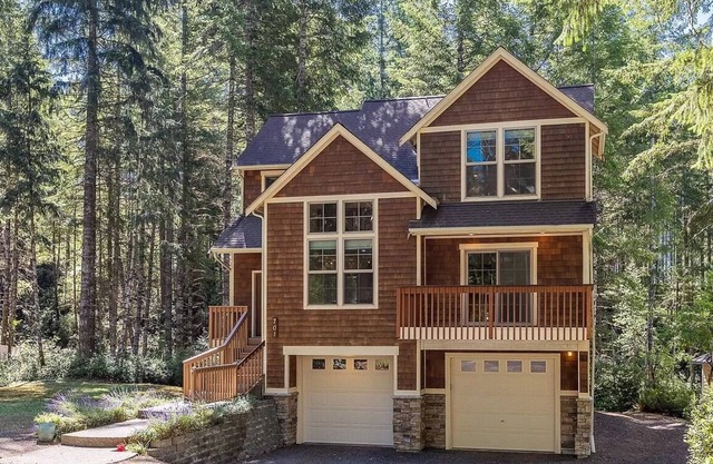 Peaceful Retreat at Alderbrook Golf Course