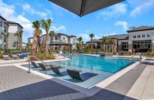 Peaceful Retreat Near St Johns River and the Airport
