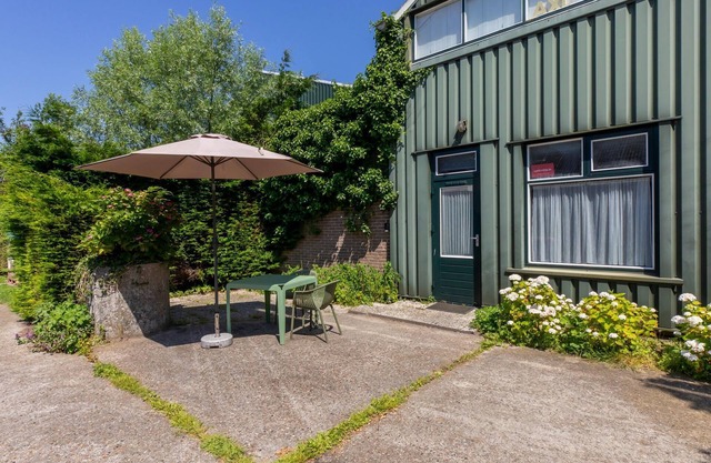 Peaceful Retreat near Zeeland Beach