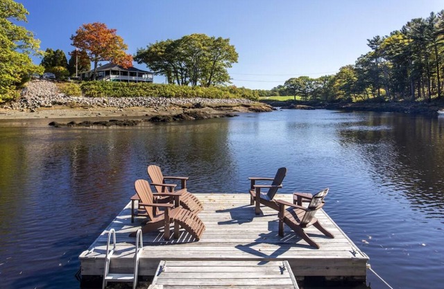 Peaceful Riverfront Retreat