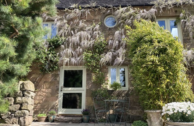 Peaceful rural 1-bed cottage retreat -pet friendly