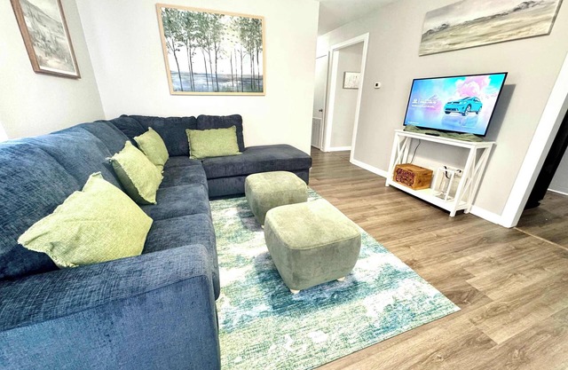 Peaceful Soothing Greens 3 BR 1BA