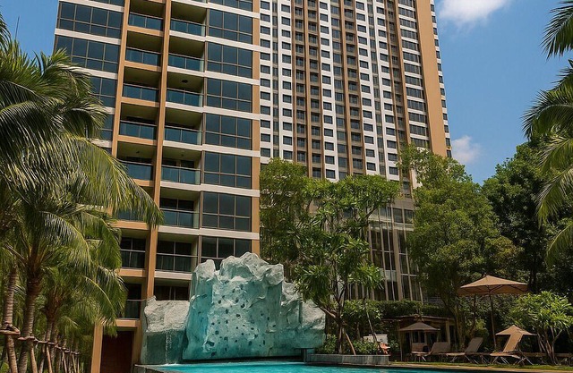 Peaceful stay beach pool walking street nearby in Pattaya City