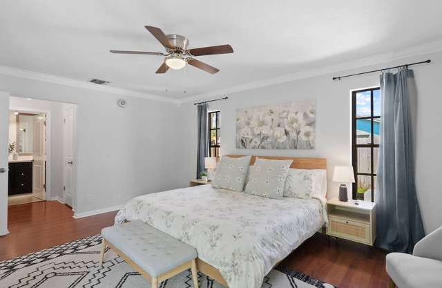 Peaceful Tropical Home w/pool {15 min.from beach}