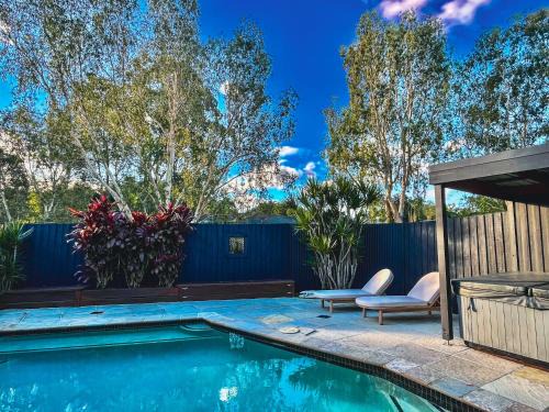 Peaceful tropical retreat with pool, mineral spa & Games room