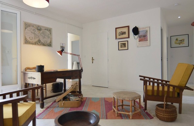 Peaceful Villa: 3 Bedrooms, Garden, Terraces, Steps from Port & Beach, WiFi, Parking