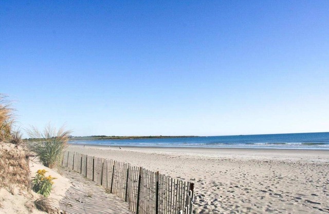 Peaceful Waterfront Cottage with all of RI fun!