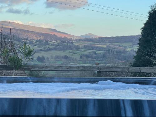 Peacock Cottage, Coity Bach