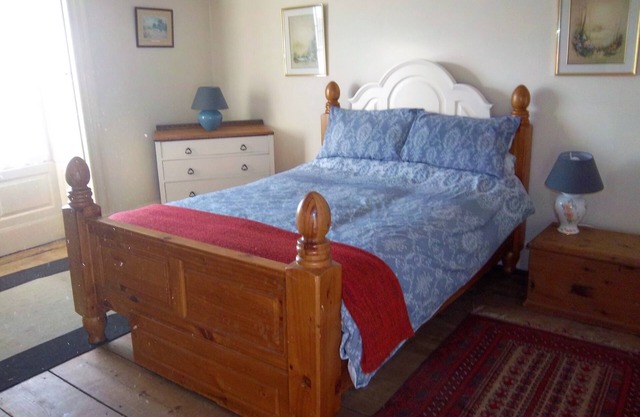 Peak District Village - Sleeps 4 - Pets Welcome - Woodburner