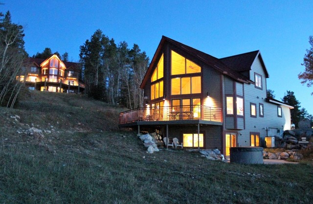 Peak2- Hot Tub, WiFi, Foosball, Garage, AC
