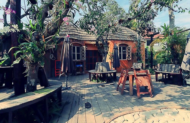 Peanut House (PH)