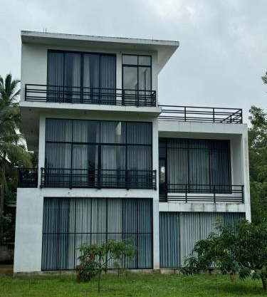 Pearl White Residency-HOTEL