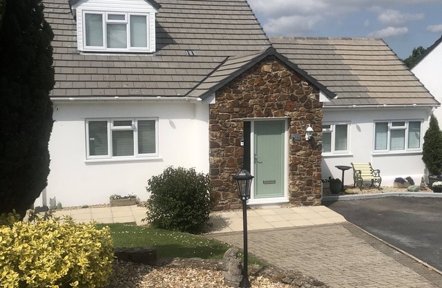 Pebbles garden apartment in Saundersfoot