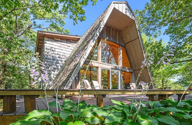 Peckerwood Knob Sunrise Cabin; Seclusion in the Mountains of SE Oklahoma