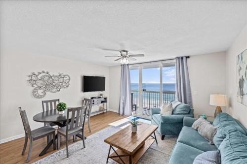 Pelican Beach Resort 809