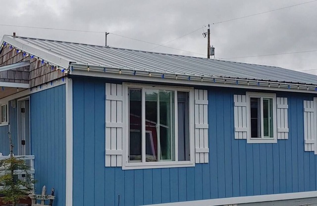 "Pelican's Perch" 1-bedroom cottage- walk to beach