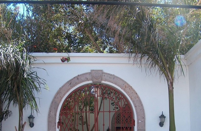 PELICAN STUDIO: Delicious, private, with porch overlooking the Sea of Cortez.