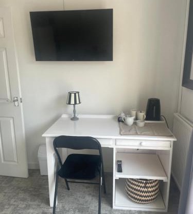 Pembroke Dock rooms
