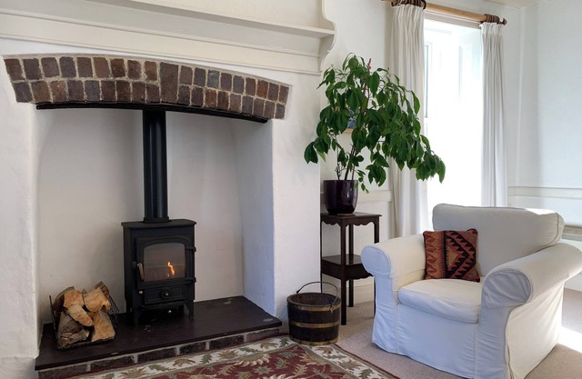 Pen y Graig - Front Wing, Church Bay, sea views, 500m to beach. No Dogs