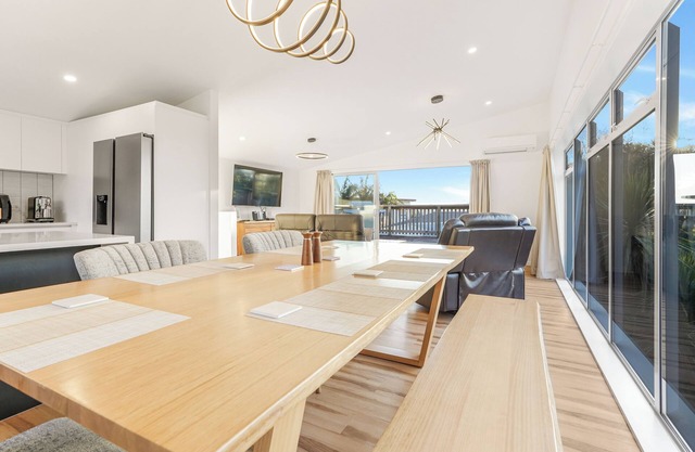 Peninsula Paradise - Raglan Holiday Home