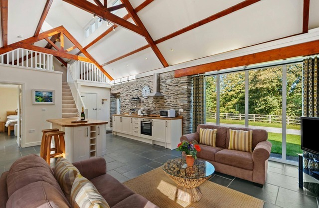 Penpedwast Upper Barn, Newport