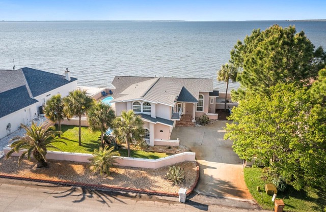 Pensacola Bay Dreams! Private pool!Bring your boat