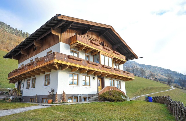 Pension Grubhof FW C, Stuhlfelden, sunny location, valley view, family-friendly.