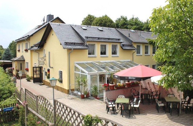 Pension & Restaurant Gockescher Hahn - Family room 2, shower, WC