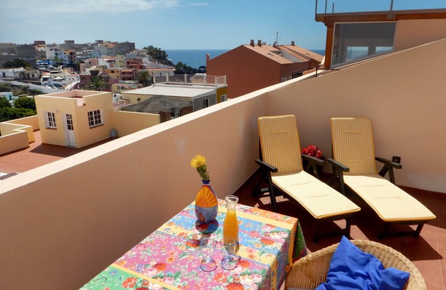 Penthouse "Alcalá 1" with Sea View, Private Terrace & Wi-Fi