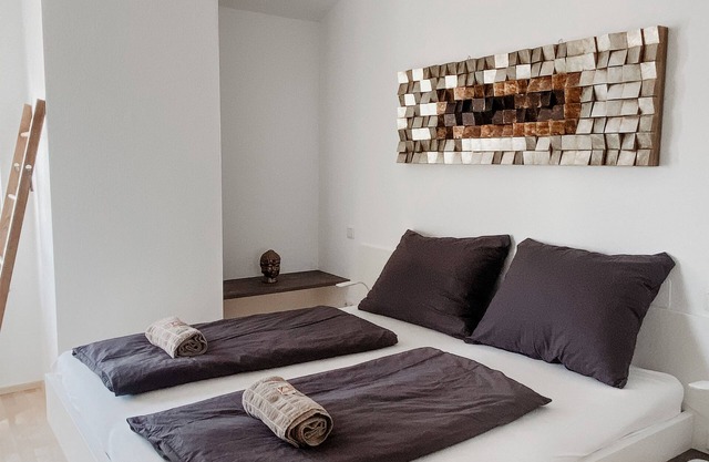 Penthouse apartment with lake view and lake access in quiet Velden