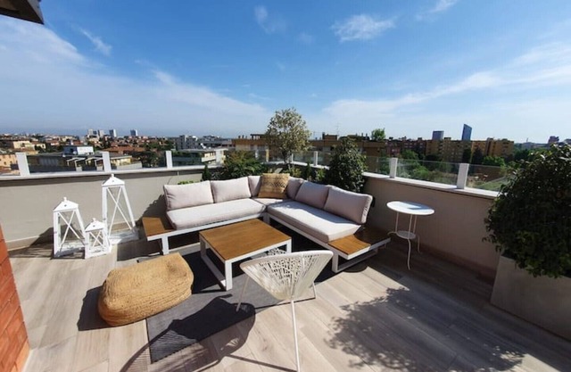 Penthouse F8 | Rooftop Terrace, Two Towers View