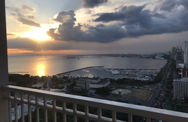 Penthouse Floor Overlooking Manila Bay