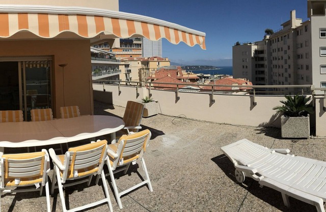 Penthouse in Monaco with large terrace