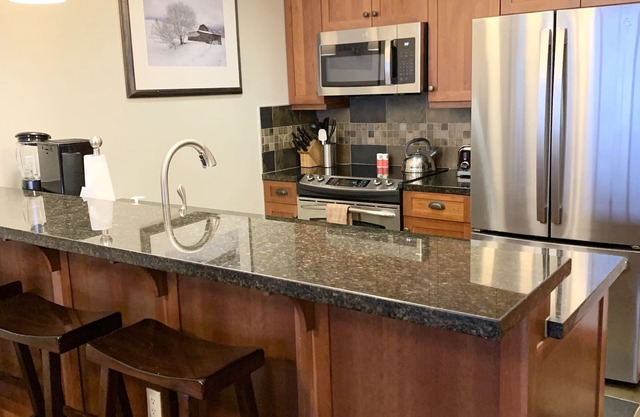 Penthouse In Snowmass Base Village steps to skiing- 50 ft. to slopes, 2 hot tubs
