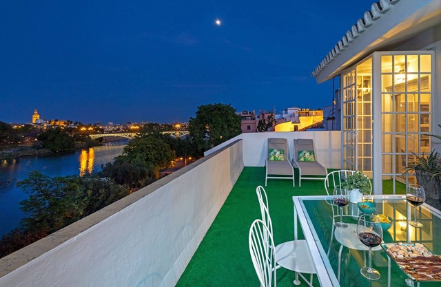 Penthouse in Triana city views. Castilla Terrace