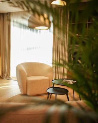 Penthouse Lebada Lake View