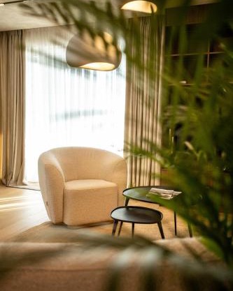 Penthouse Lebada Lake View