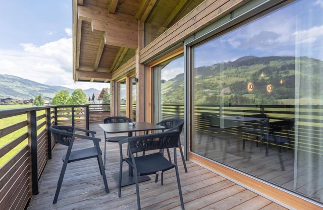 Penthouse mit 3 Schlafzimmern & IR-Sauna by Interhome