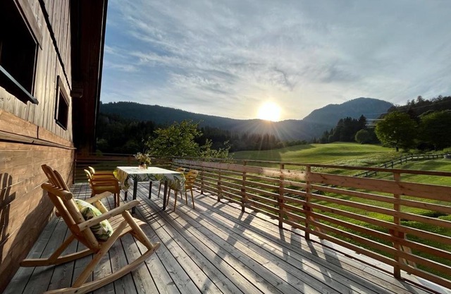 Penthouse mit Bergblick im Kärntner Bauernhaus mit 2 sonnigen Dachterrassen