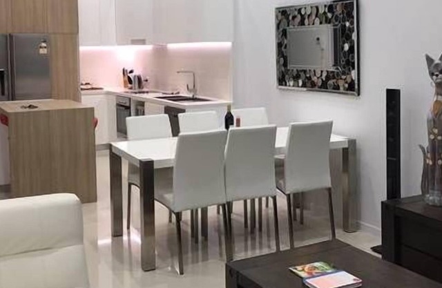 Penthouse (Modern Luxury Apartment & Broadwater views)