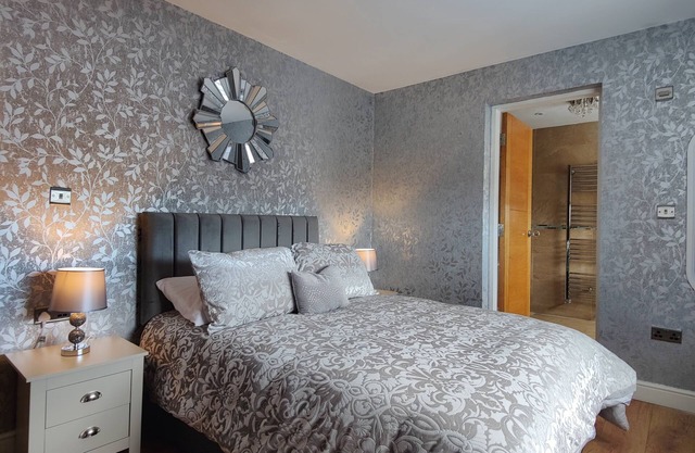 Penthouse room - Deluxe-Ensuite with Shower