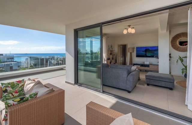 Penthouse sea view in Mont Choisy, 120m2 terrace