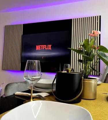 Penthouse, Sonnenbalkon, Netflix
