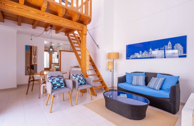 Penthouse Voltor 2A