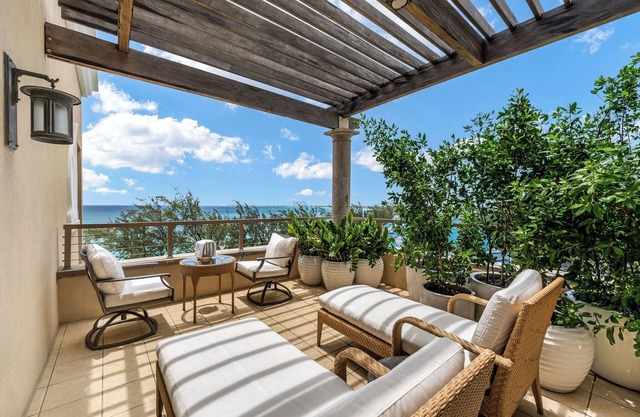 Penthouse View Residence steps away from the Beach at The Ritz-Carlton